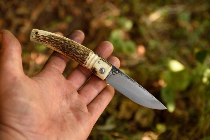 Couteau pliant à friction 20cm, manche monobloc en bois de Cerf