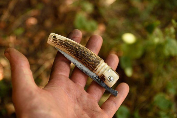 Couteau pliant à friction 20cm, manche monobloc en bois de Cerf