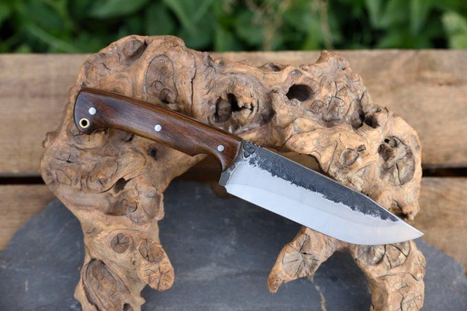 Couteau de camp 27cm, manche en Noyer