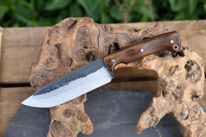 Couteau de camp 27cm, manche en Noyer