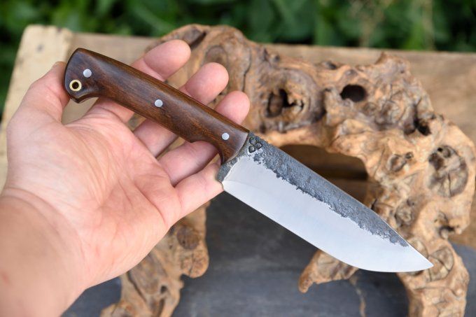 Couteau de camp 27cm, manche en Noyer