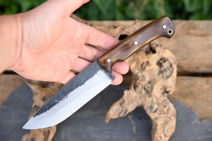 Couteau de camp 27cm, manche en Noyer