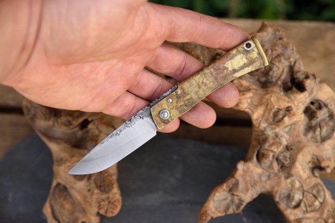 Couteau pliant à friction 18cm, système deux clous, manche en laiton 