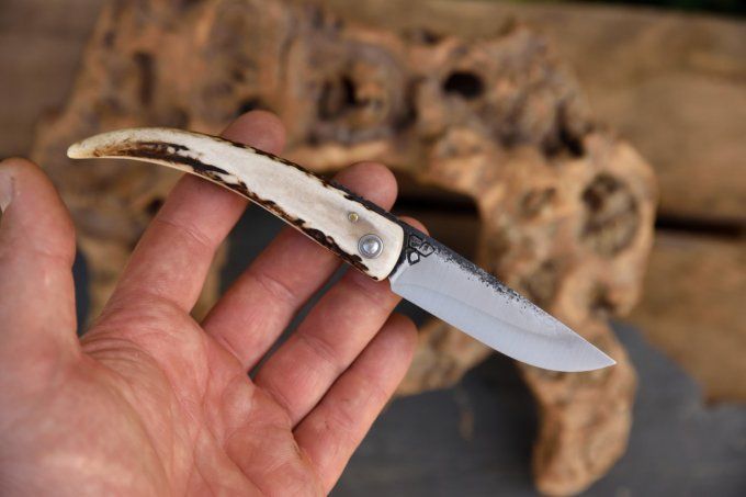 Couteau pliant à friction 19cm, manche monobloc en bois de Cerf