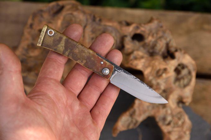 Couteau pliant à friction 17cm, système deux clous, manche en laiton
