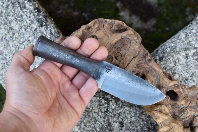 Couteau utilitaire renforcé à manche roulé 19.5cm