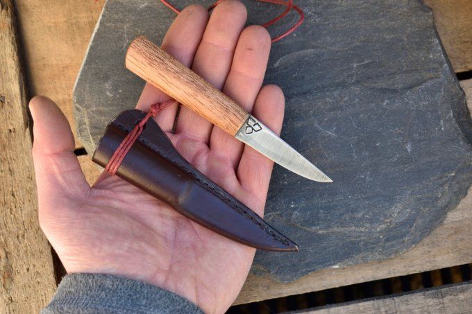 Couteau utilitaire 14cm, Manche en Acajou, Etui cuir moulé