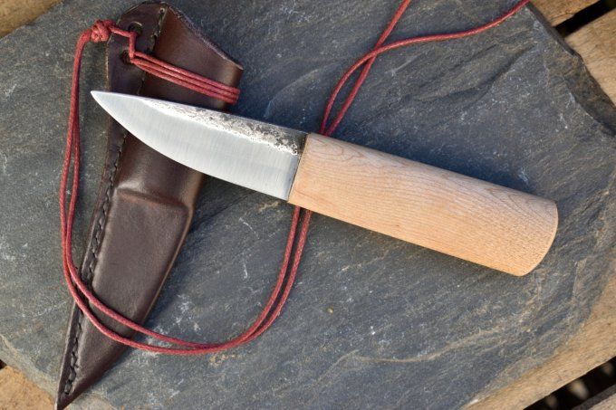 Couteau utilitaire 17cm, Manche en Frêne, Etui en cuir moulé