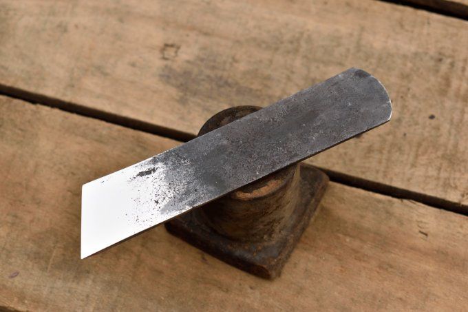 Couteau à parer, gaucher