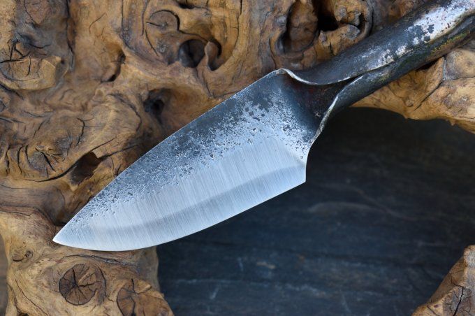 Couteau d'office à manche roulé 19cm