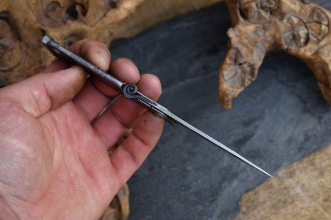 Couteau pliant à friction 18cm, manche en acier, système deux clous