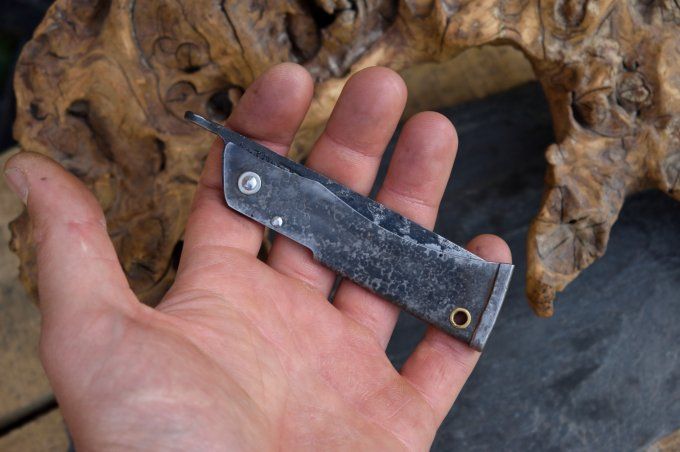 Couteau pliant à friction 18cm, manche en acier, système deux clous