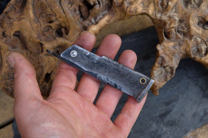 Couteau pliant à friction 18cm, manche en acier, système deux clous