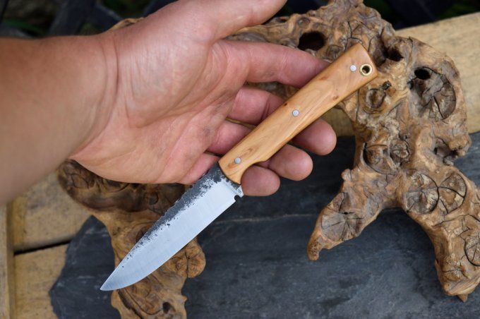 Utilitaire 22 cm, manche en Aubépine