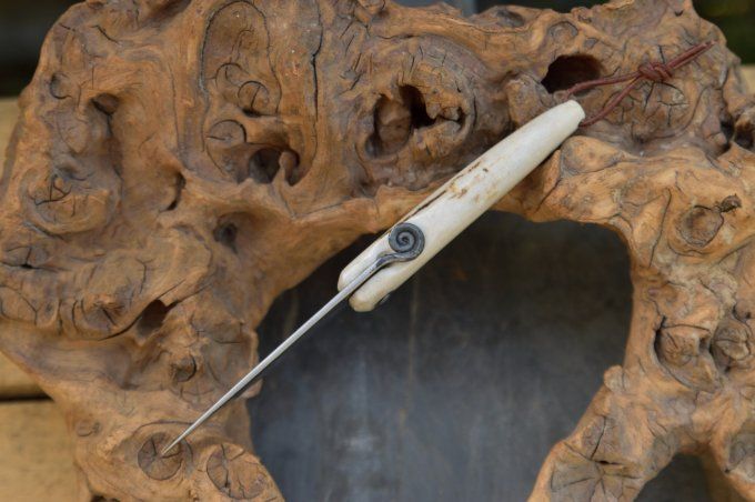 Couteau pliant piémontais 16cm, manche monobloc en bois de Cerf