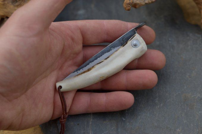 Couteau pliant piémontais 16cm, manche monobloc en bois de Cerf