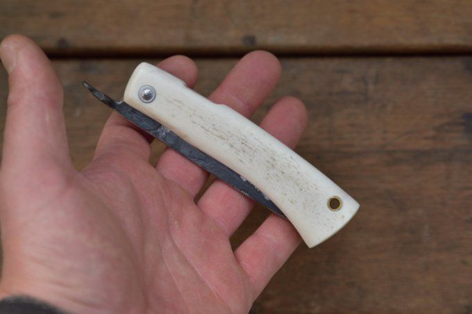 Couteau pliant piémontais 20cm, manche monobloc en bois de Cerf