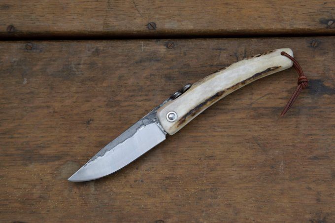 Couteau pliant piémontais 18cm, manche monobloc en bois de Cerf