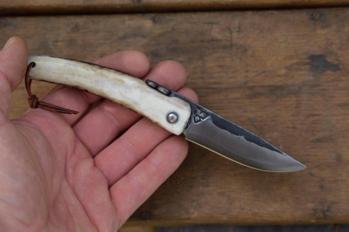 Couteau pliant piémontais 18cm, manche monobloc en bois de Cerf