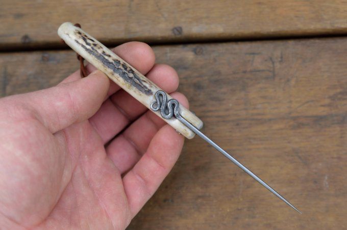 Couteau pliant piémontais 18cm, manche monobloc en bois de Cerf