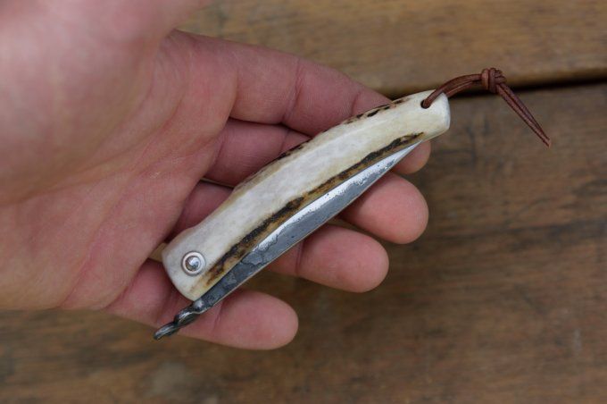 Couteau pliant piémontais 18cm, manche monobloc en bois de Cerf