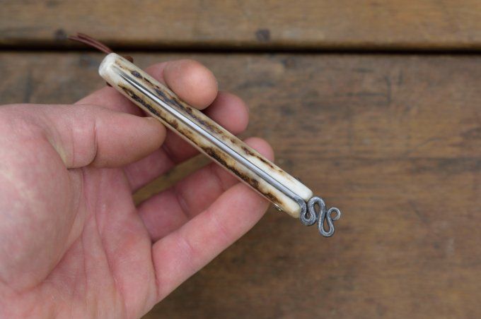 Couteau pliant piémontais 18cm, manche monobloc en bois de Cerf