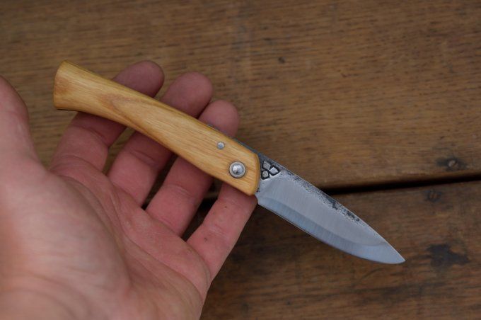 Couteau pliant 19.8cm, système deux clous, manche monobloc en bois inconnu