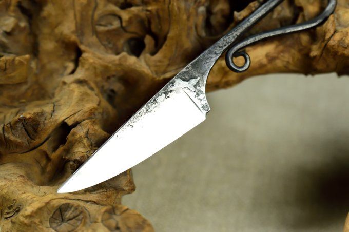 Couteau forgé 16cm, manche à volute