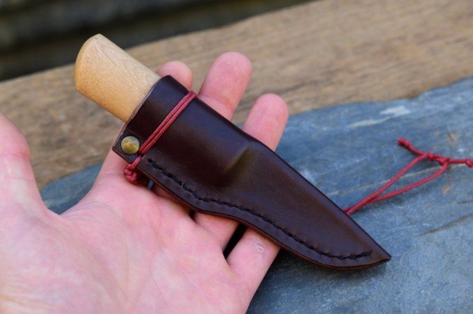 Couteau utilitaire 17cm, Manche en Frêne, Etui en cuir moulé