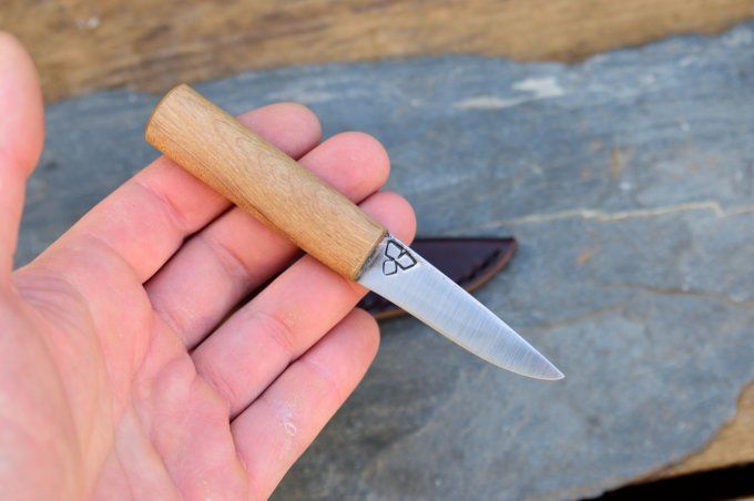 Couteau utilitaire 13cm, Manche en Frêne, Etui cuir moulé 