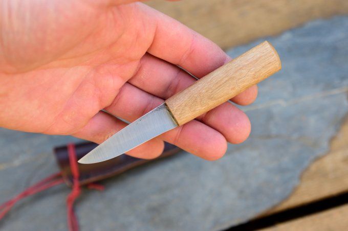 Couteau utilitaire 13cm, Manche en Frêne, Etui cuir moulé 