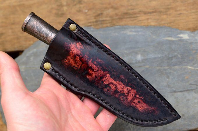 Utilitaire renforcé à manche roulé 22cm. Etui cuir moulé